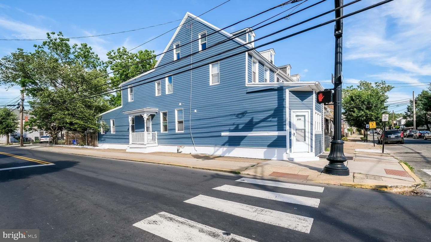 357 Washington Street, Bristol