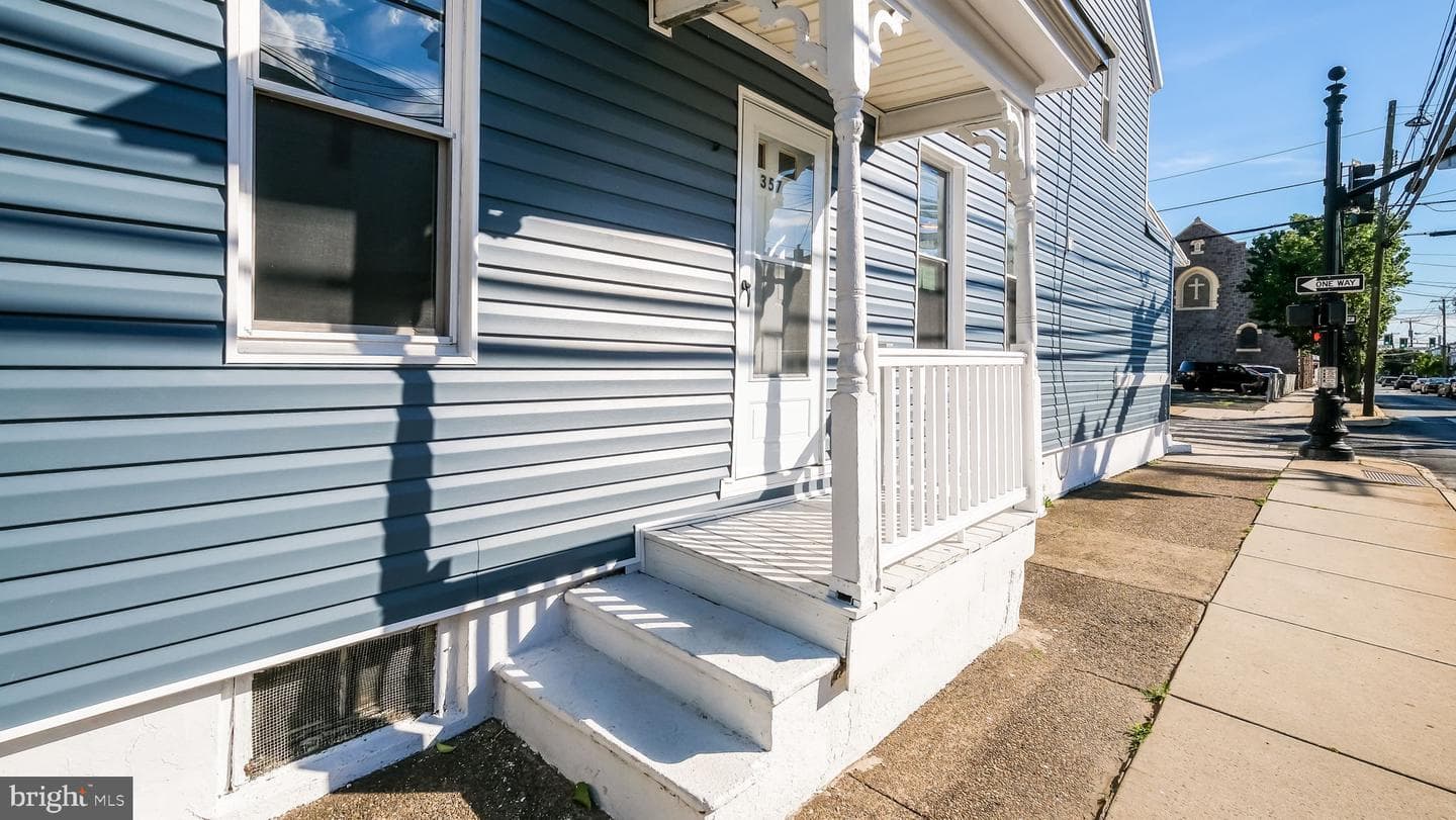 357 Washington Street photo 4