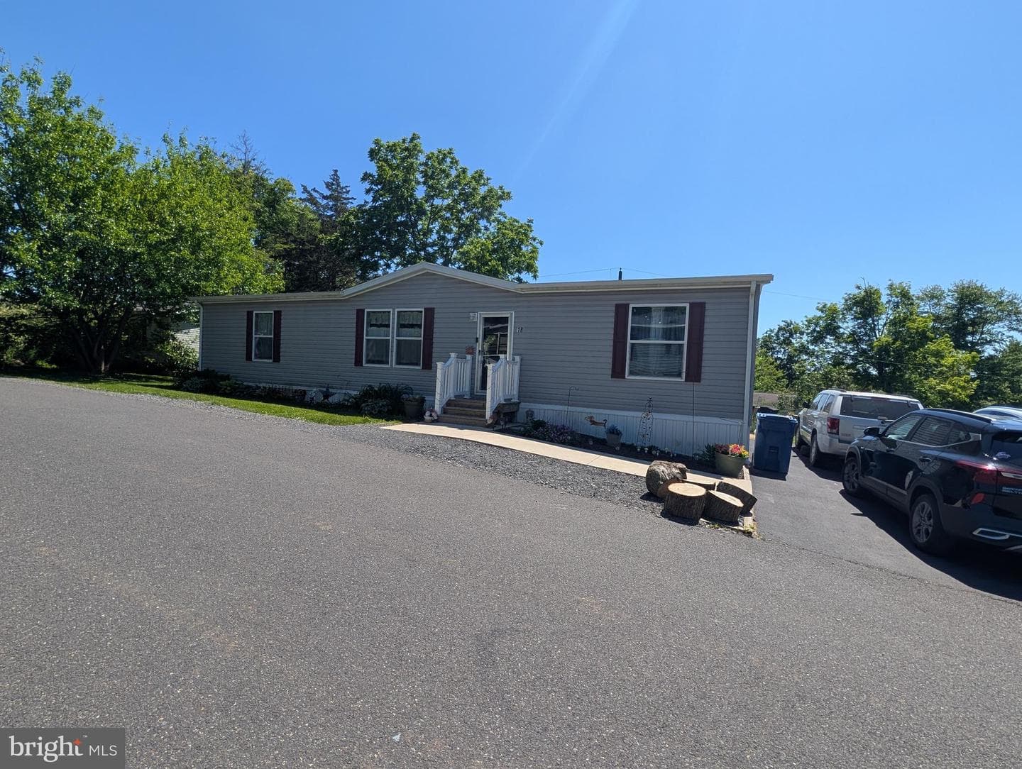 18 Woodedge Drive photo 4