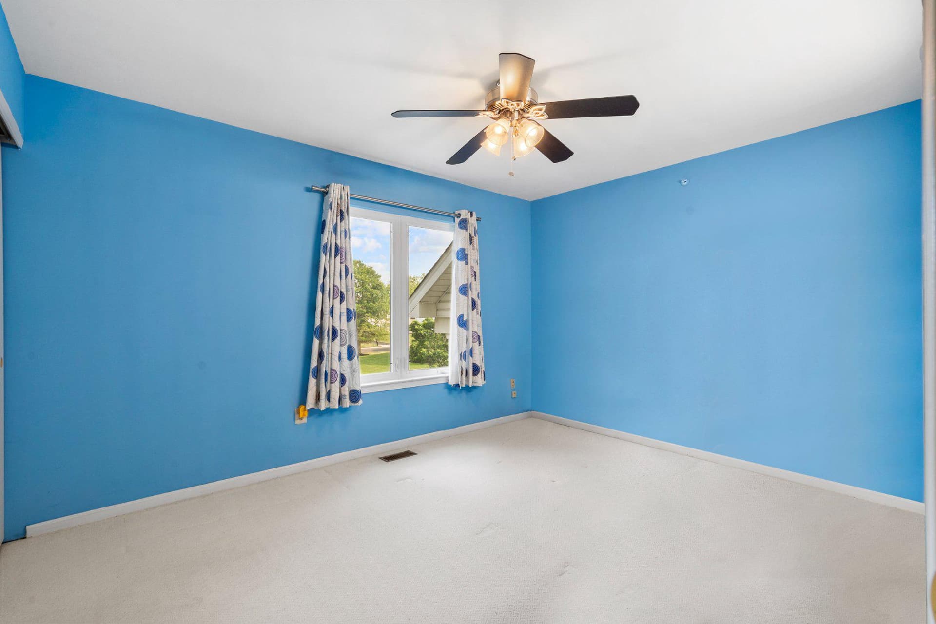 936 Longwood Court photo 27