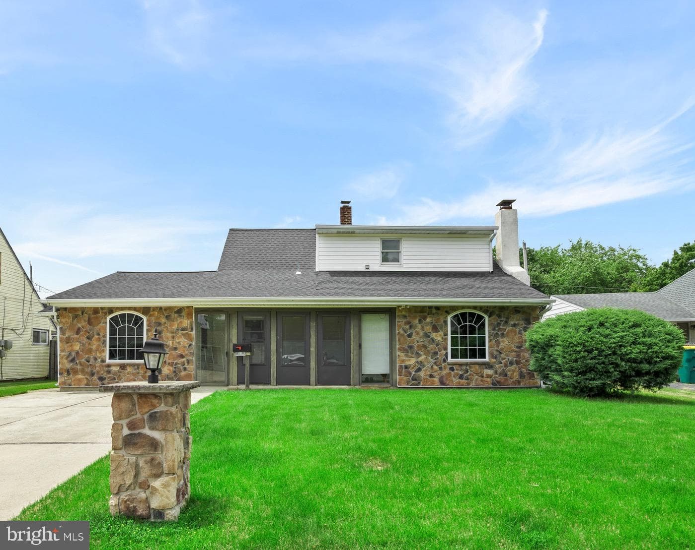 51 Nickelhill Lane, Levittown
