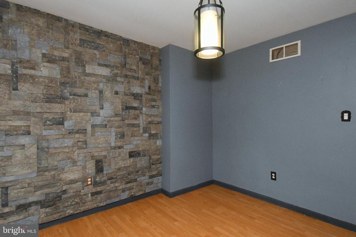 87 Hellberg Avenue photo 11