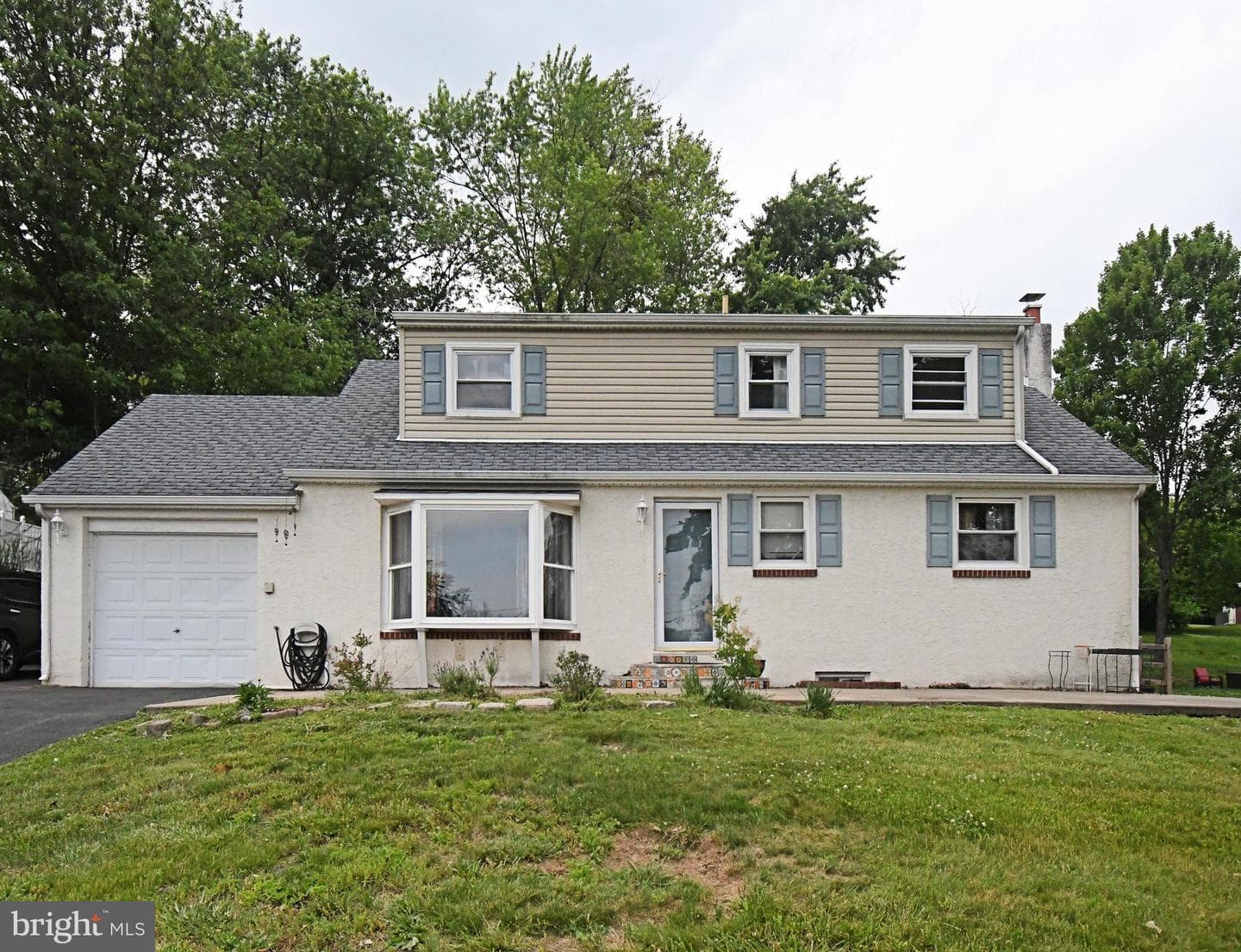 87 Hellberg Avenue photo 2