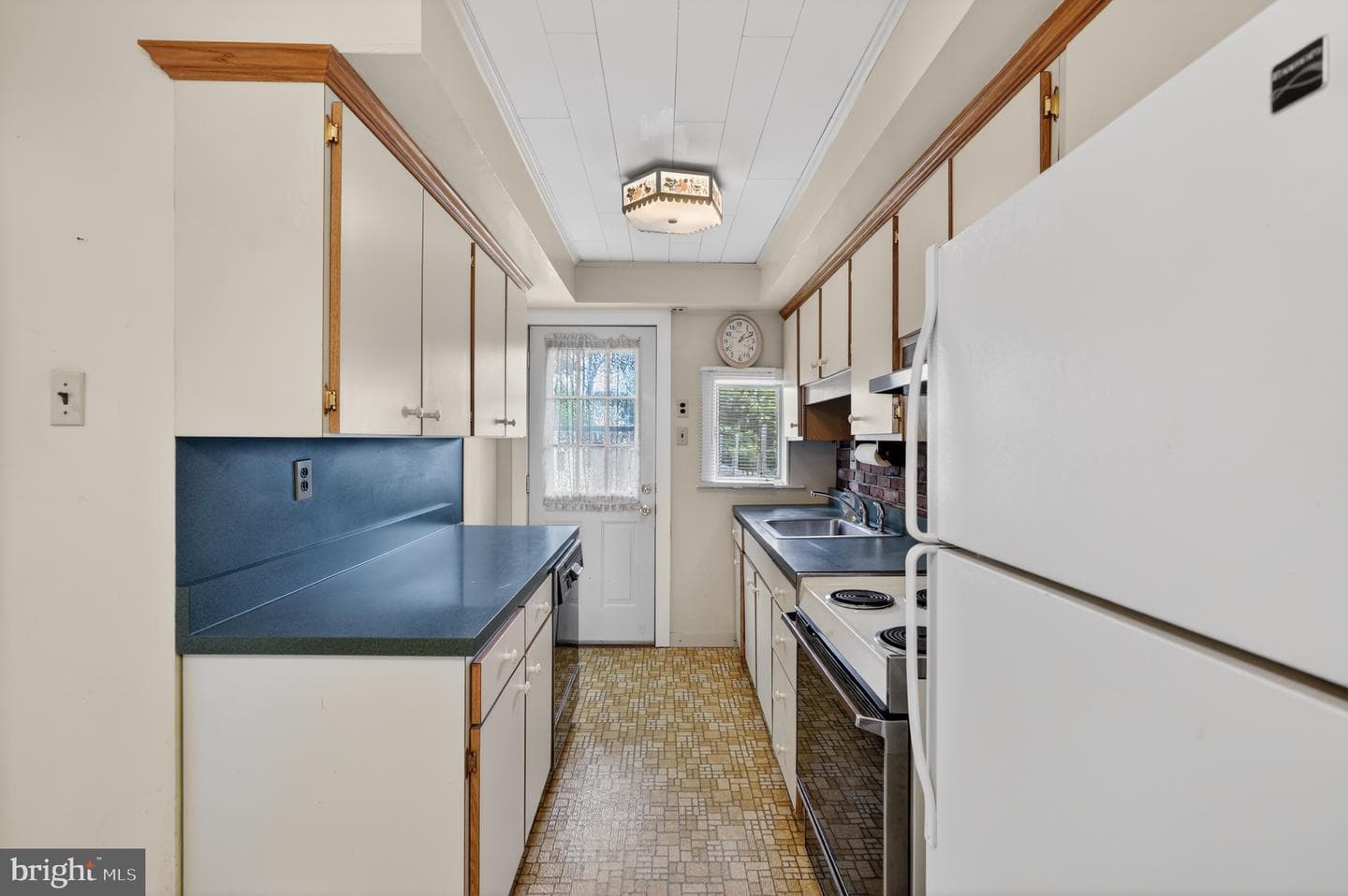 235 Madison Street photo 11