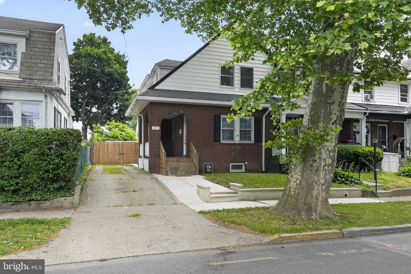 235 Madison Street photo 2