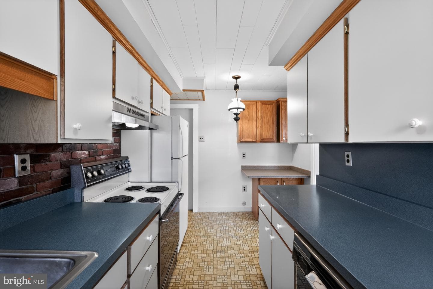 235 Madison Street photo 8