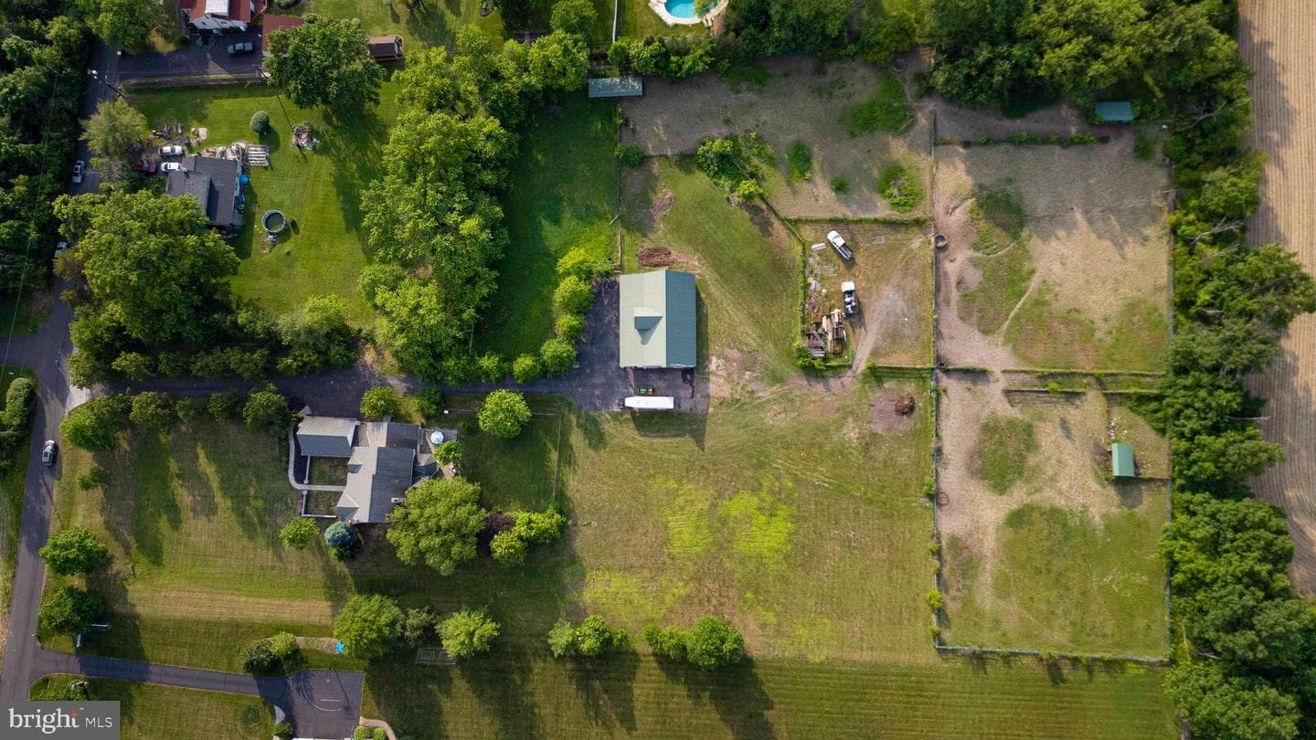 265 Walter Road photo 77