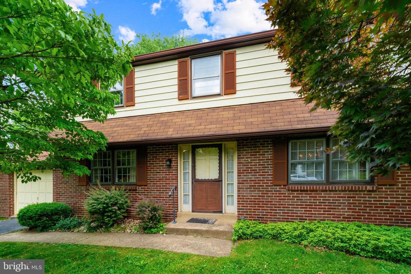 340 Hampton Drive photo 2