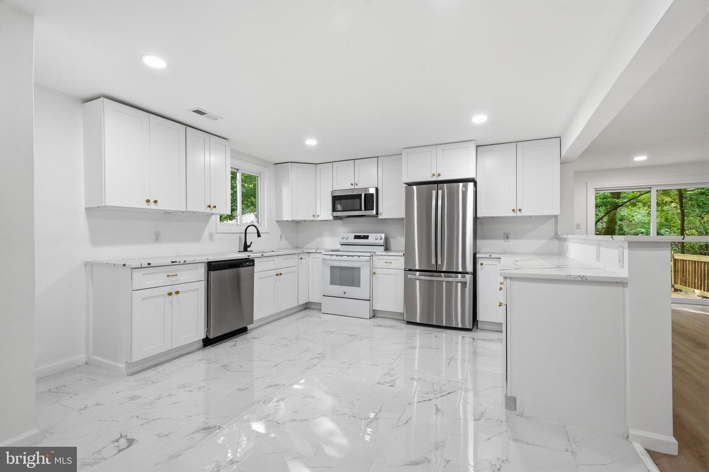227 W Ferry Road photo 12