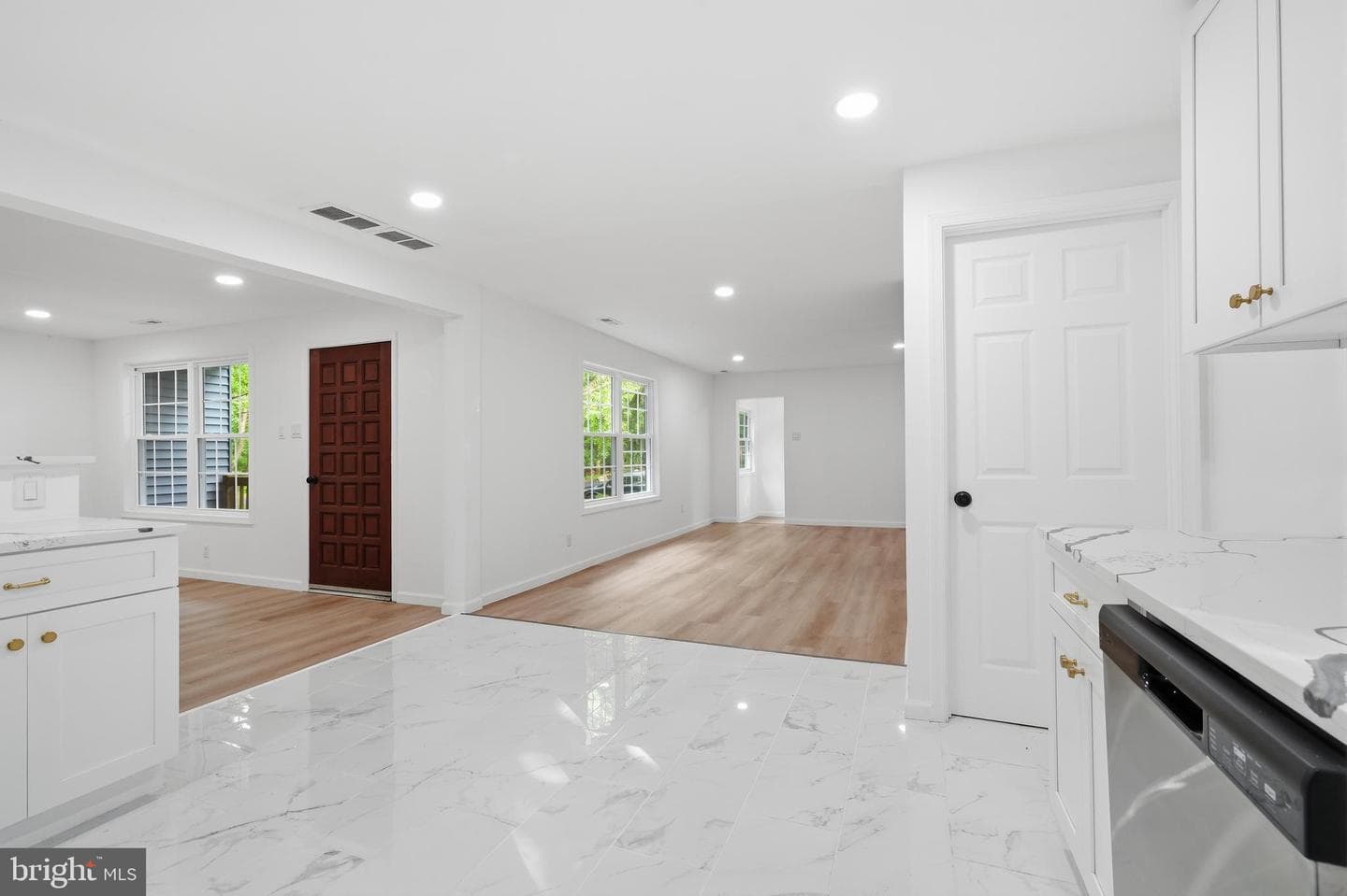 227 W Ferry Road photo 13
