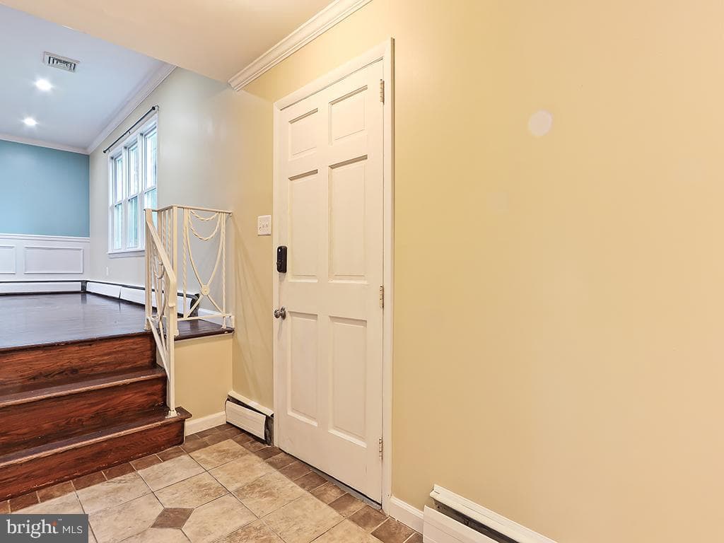821 Sweetbriar Drive photo 5
