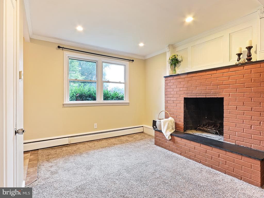 821 Sweetbriar Drive photo 6