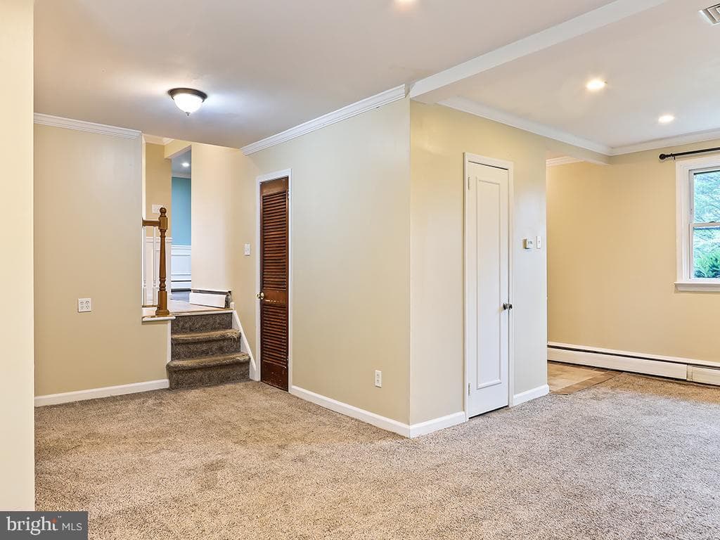 821 Sweetbriar Drive photo 8