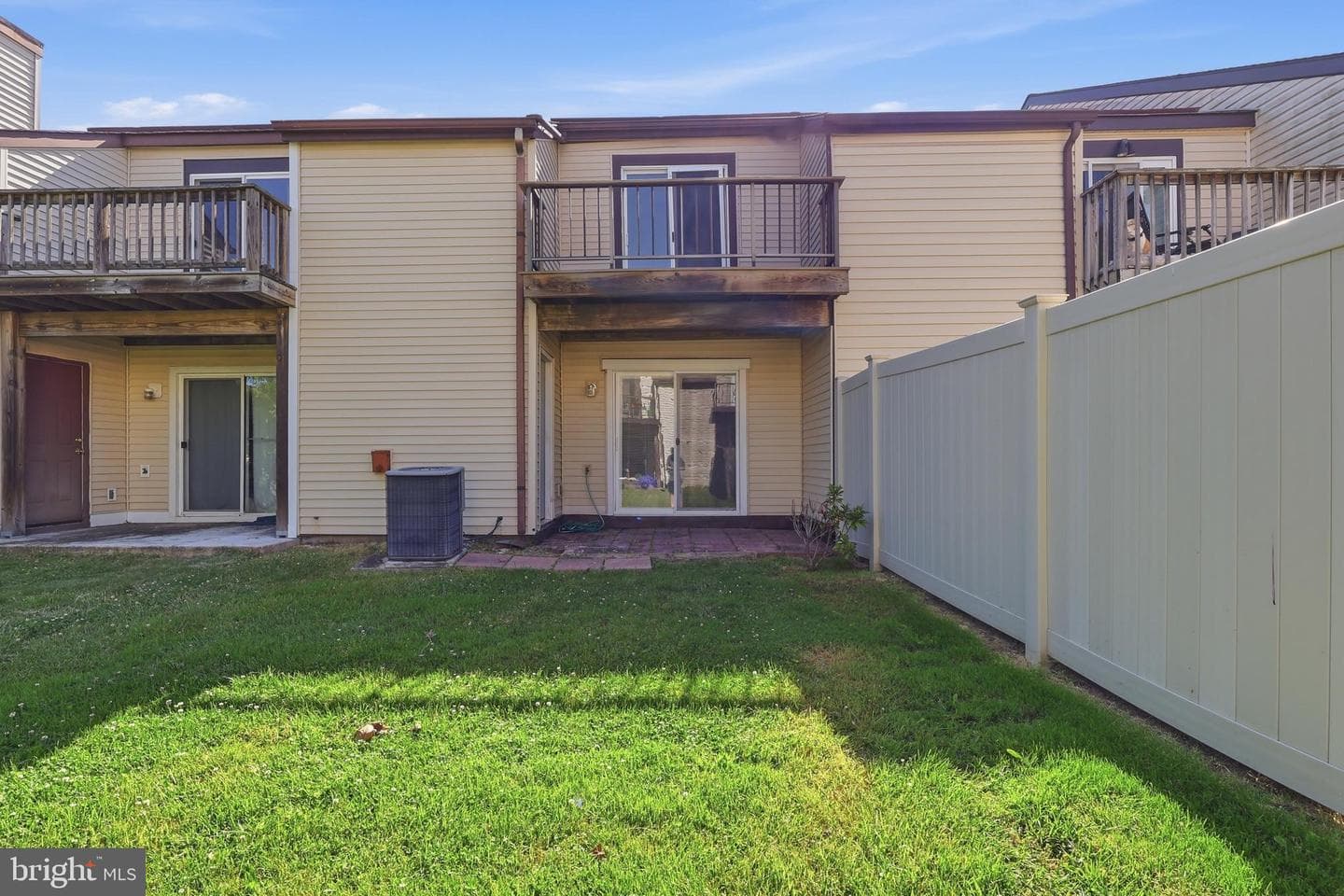 175 Monroe Court photo 17