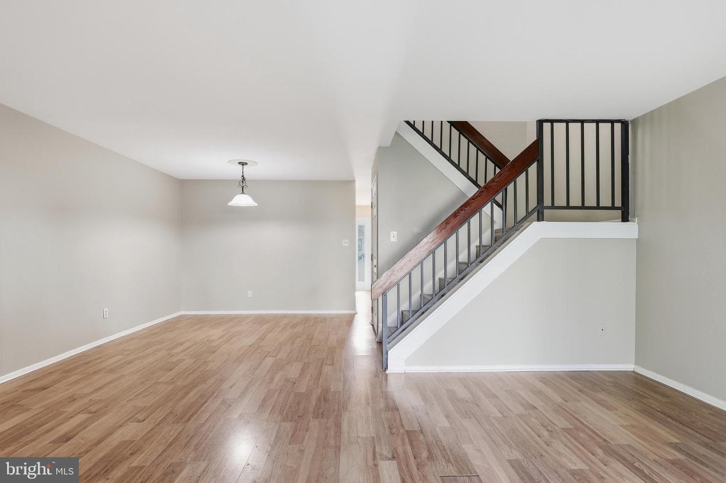 175 Monroe Court photo 2