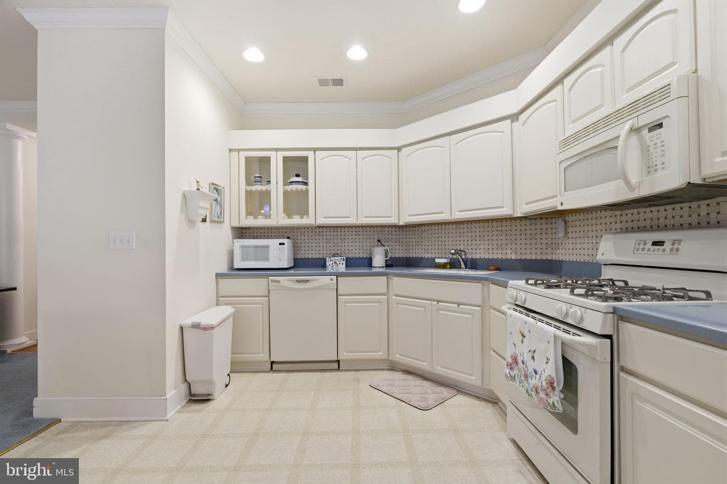 2207 Meridian Boulevard #2207 photo 7