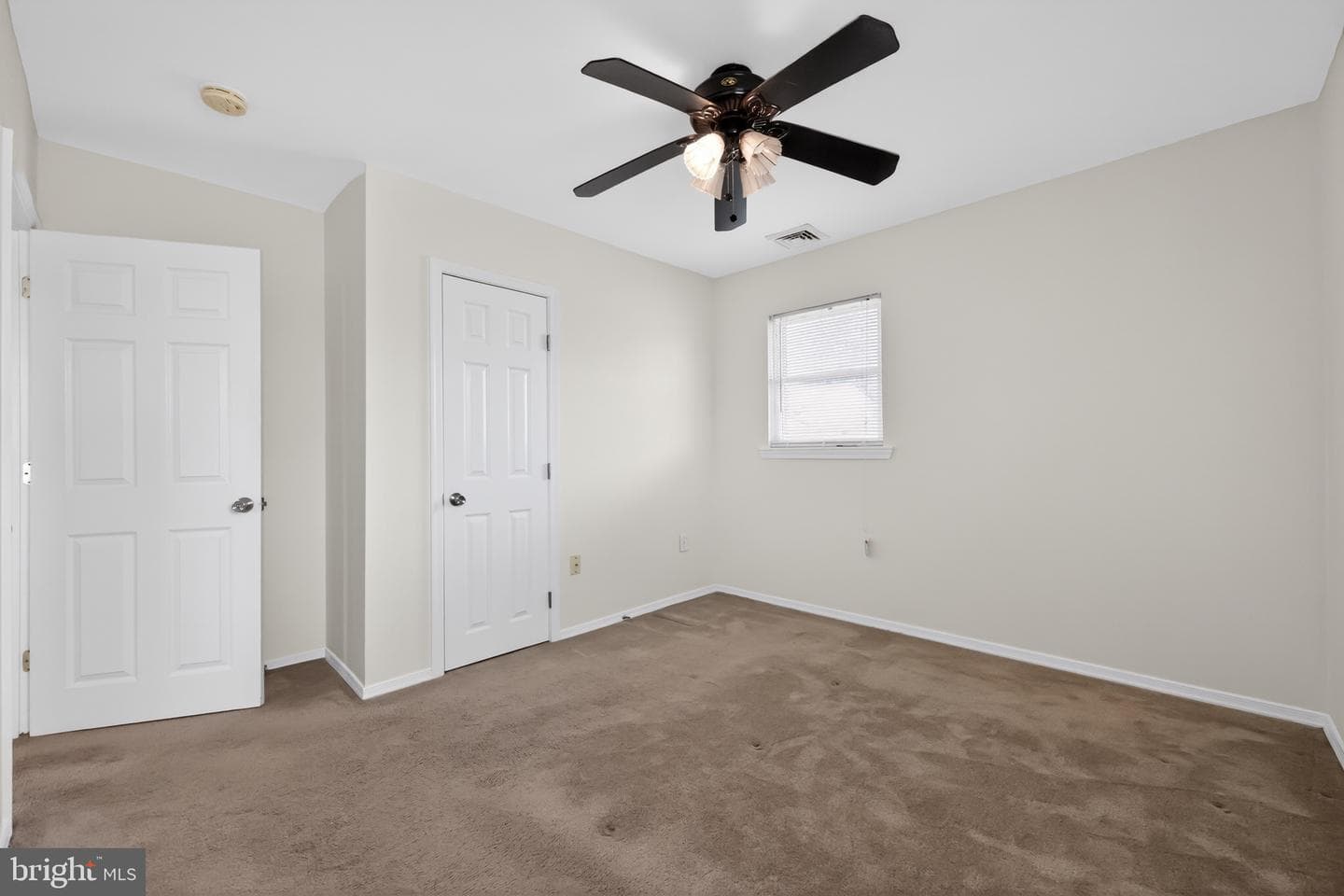 4627 Gary Drive photo 12
