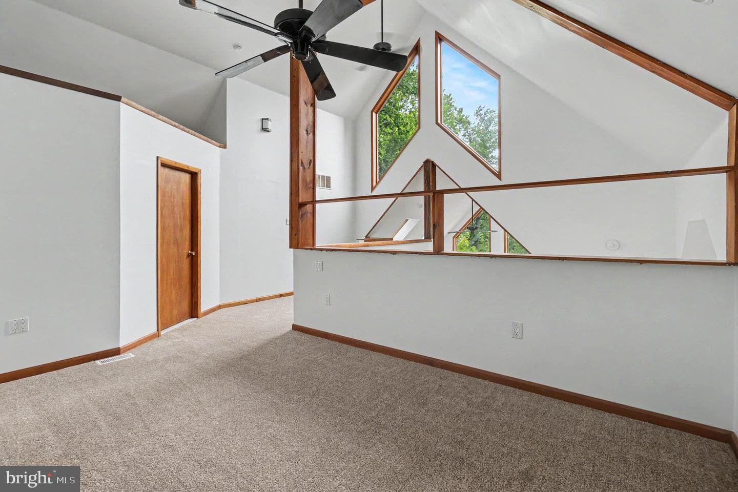 4667 N River Drive photo 19