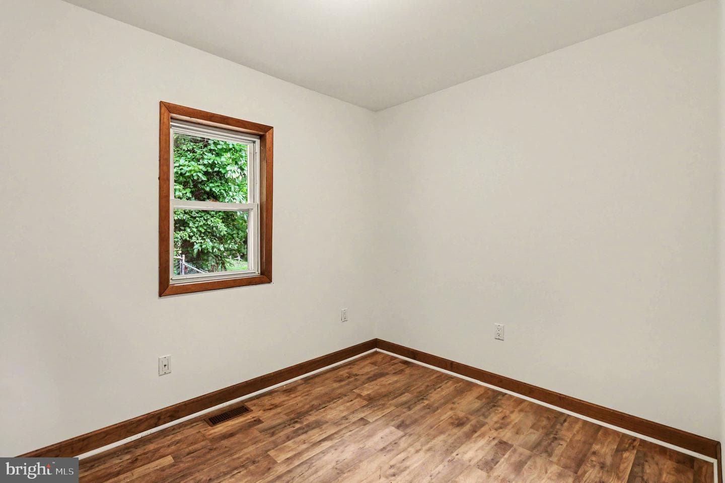 4667 N River Drive photo 25