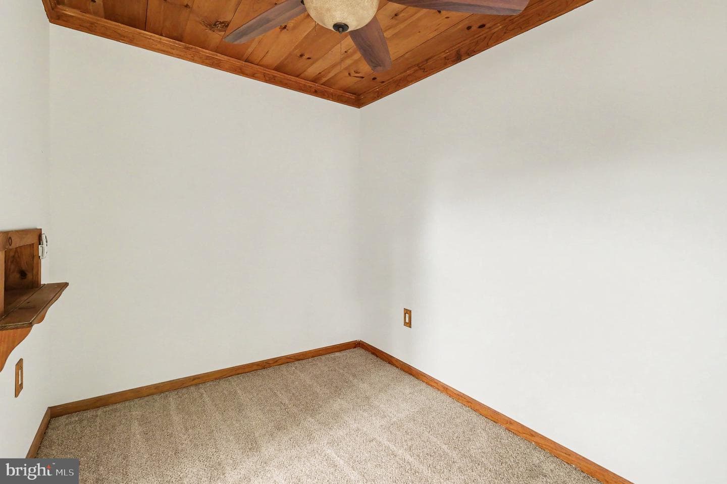4667 N River Drive photo 26