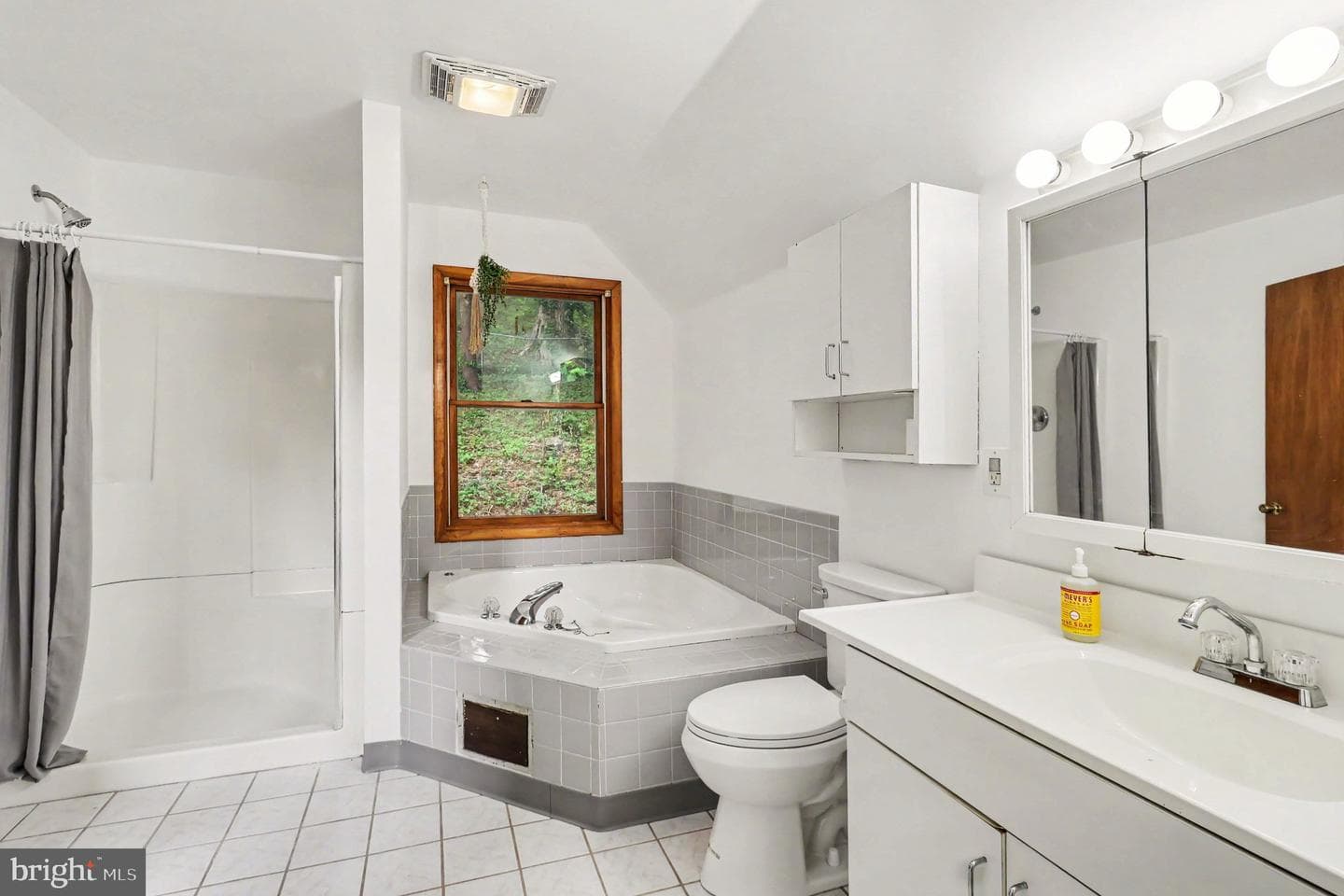 4667 N River Drive photo 30