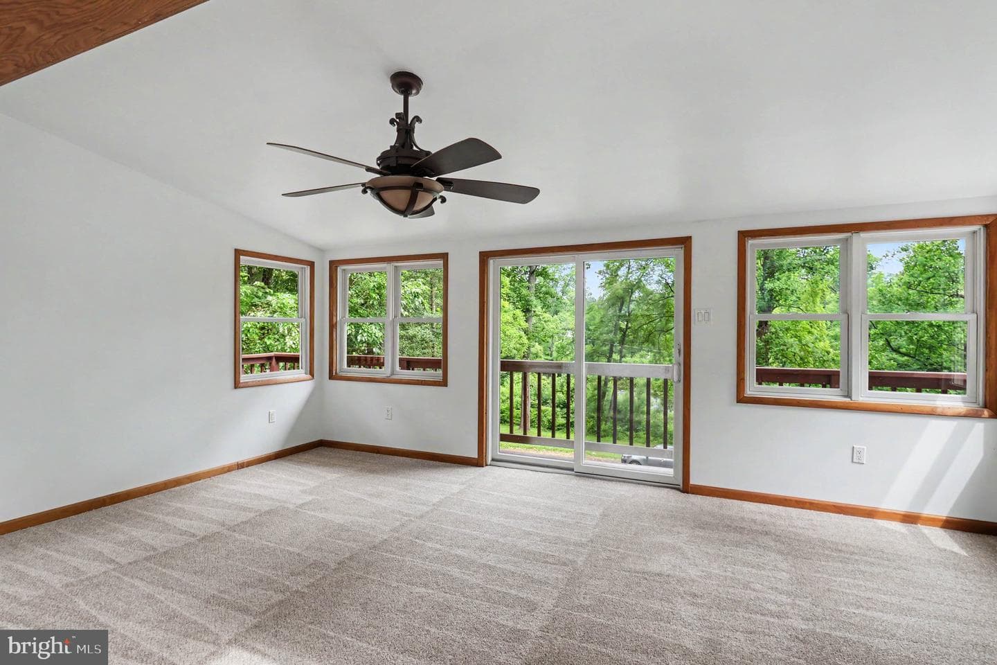 4667 N River Drive photo 9