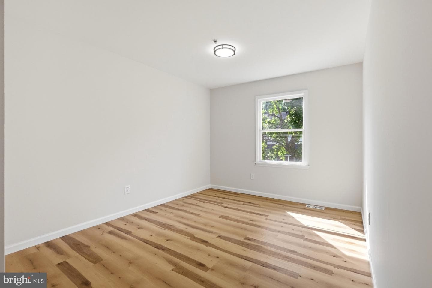 815 Philadelphia Avenue photo 22