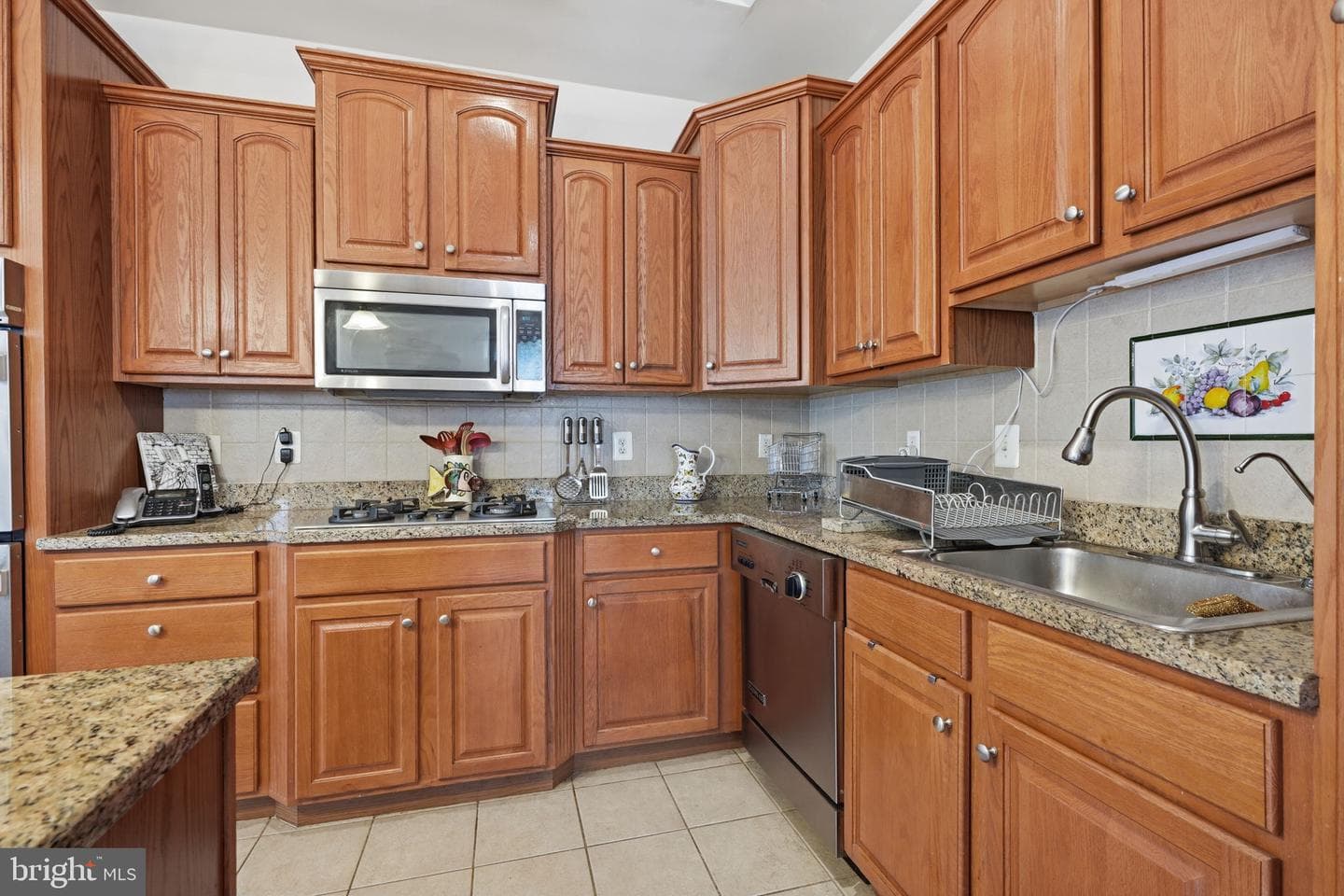 301 Eaton Court #20 photo 21