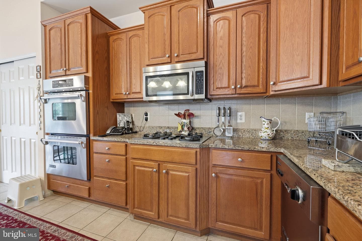 301 Eaton Court #20 photo 22
