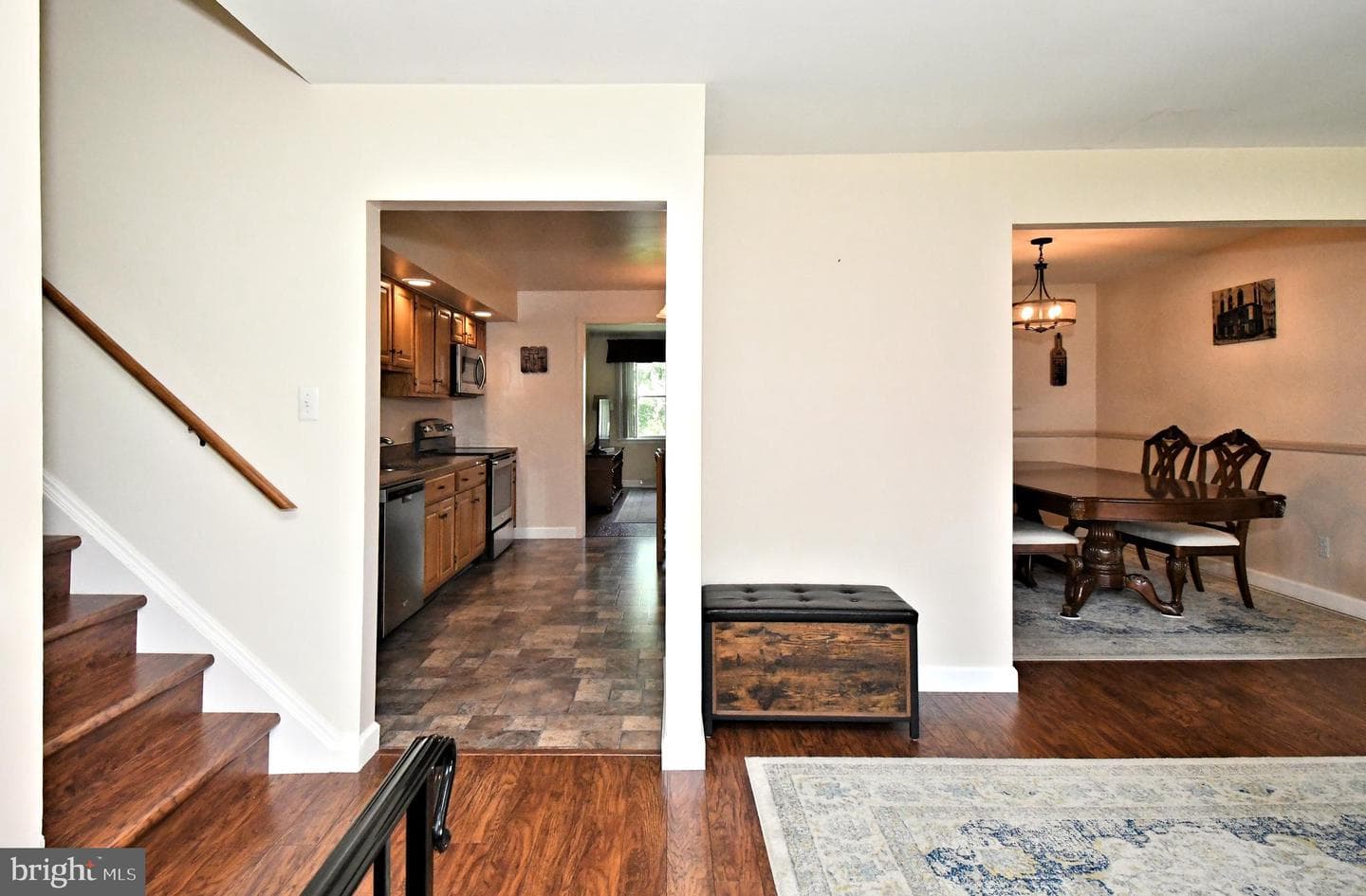 1443 Hampton Lane photo 3