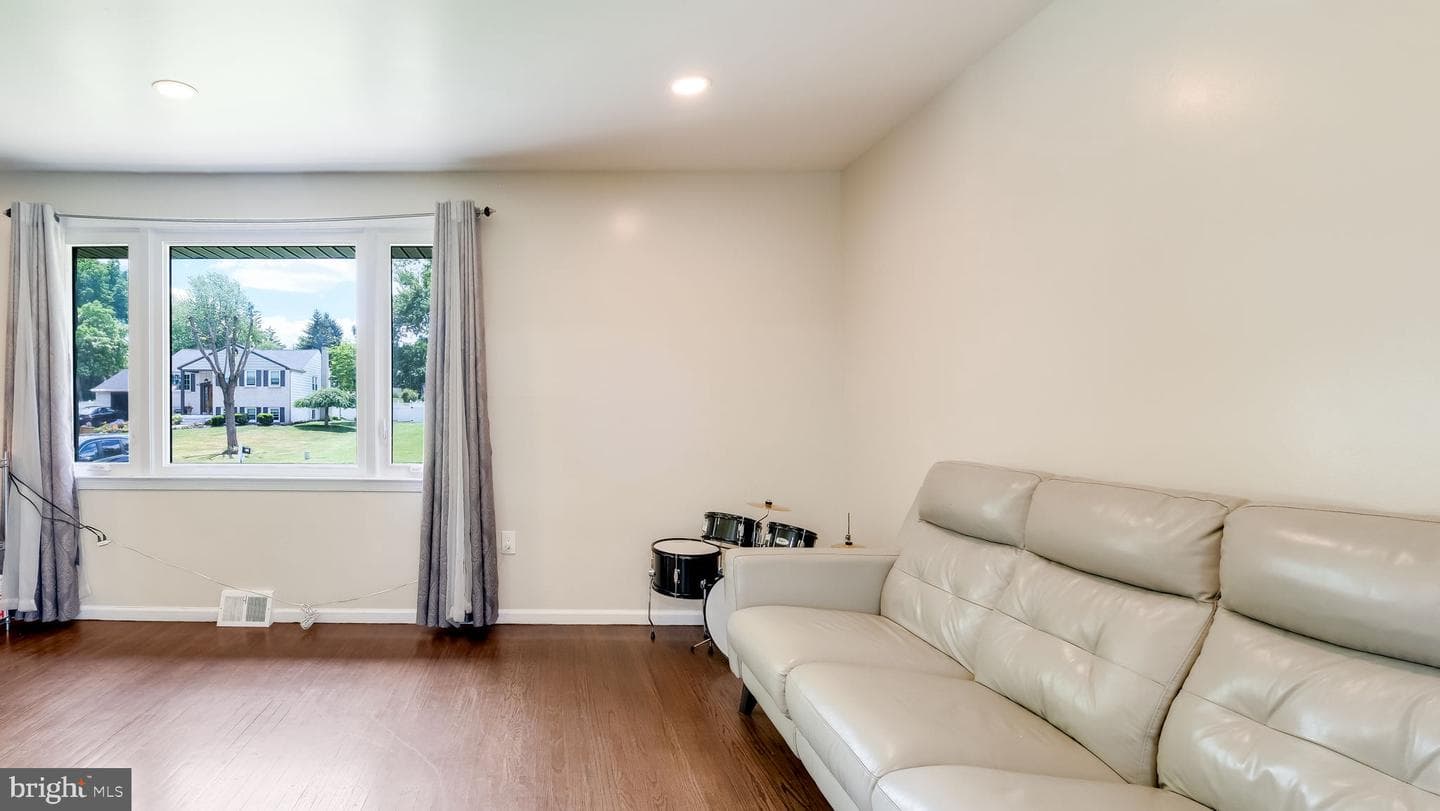 106 Cedarbrook Drive photo 13
