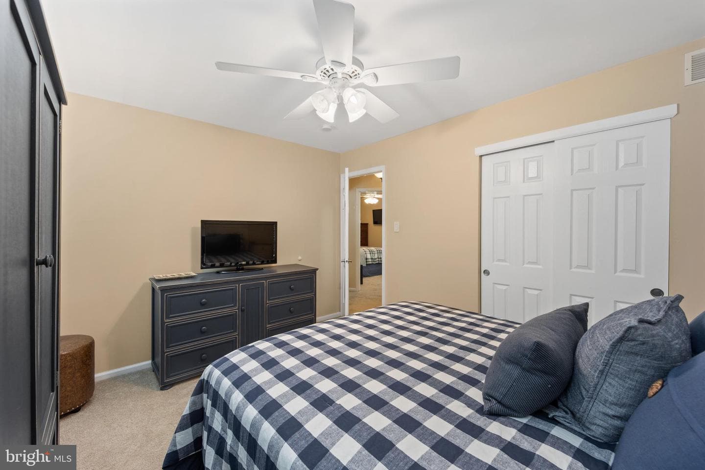 487 Cambridge Lane photo 27