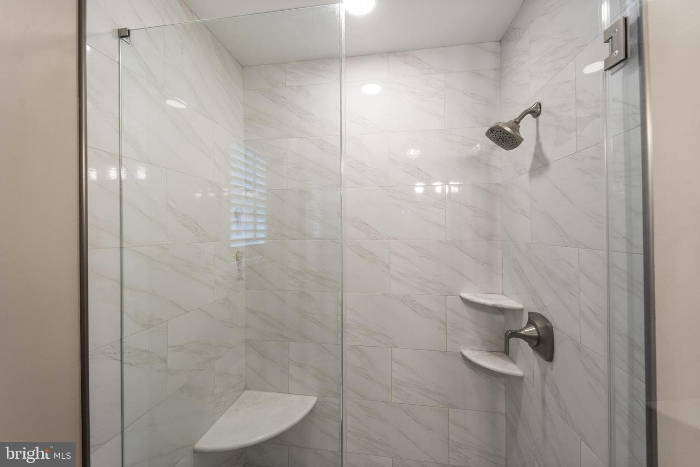487 Cambridge Lane photo 32