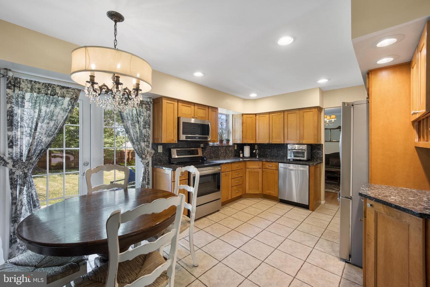 487 Cambridge Lane photo 9