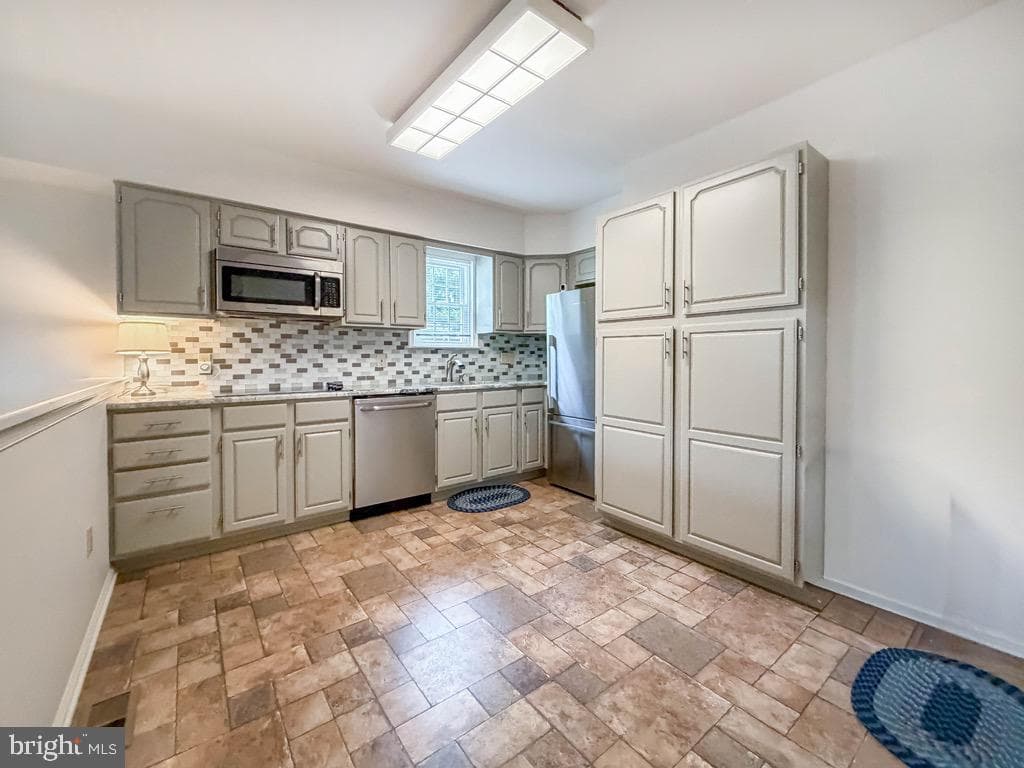 735 Ross Drive photo 44