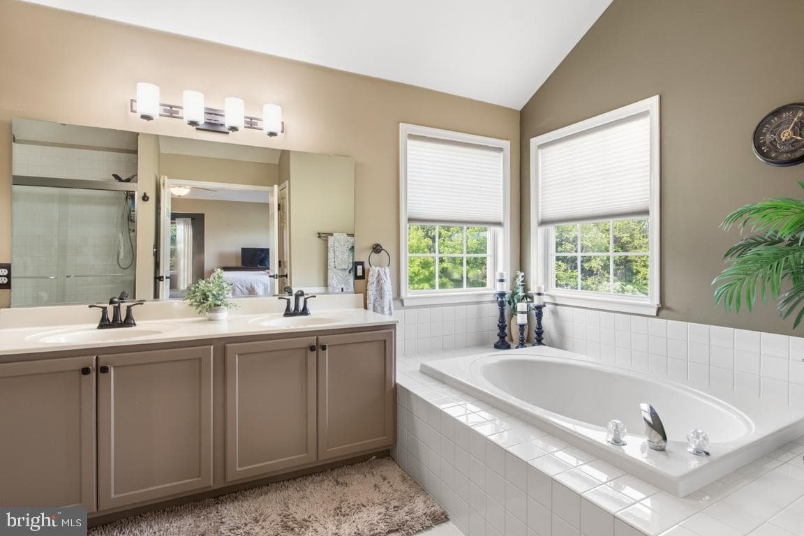 225 Tollgate Road photo 14