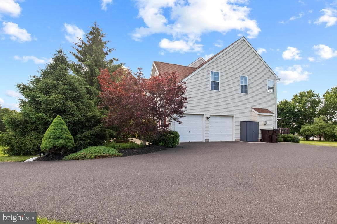 225 Tollgate Road photo 24