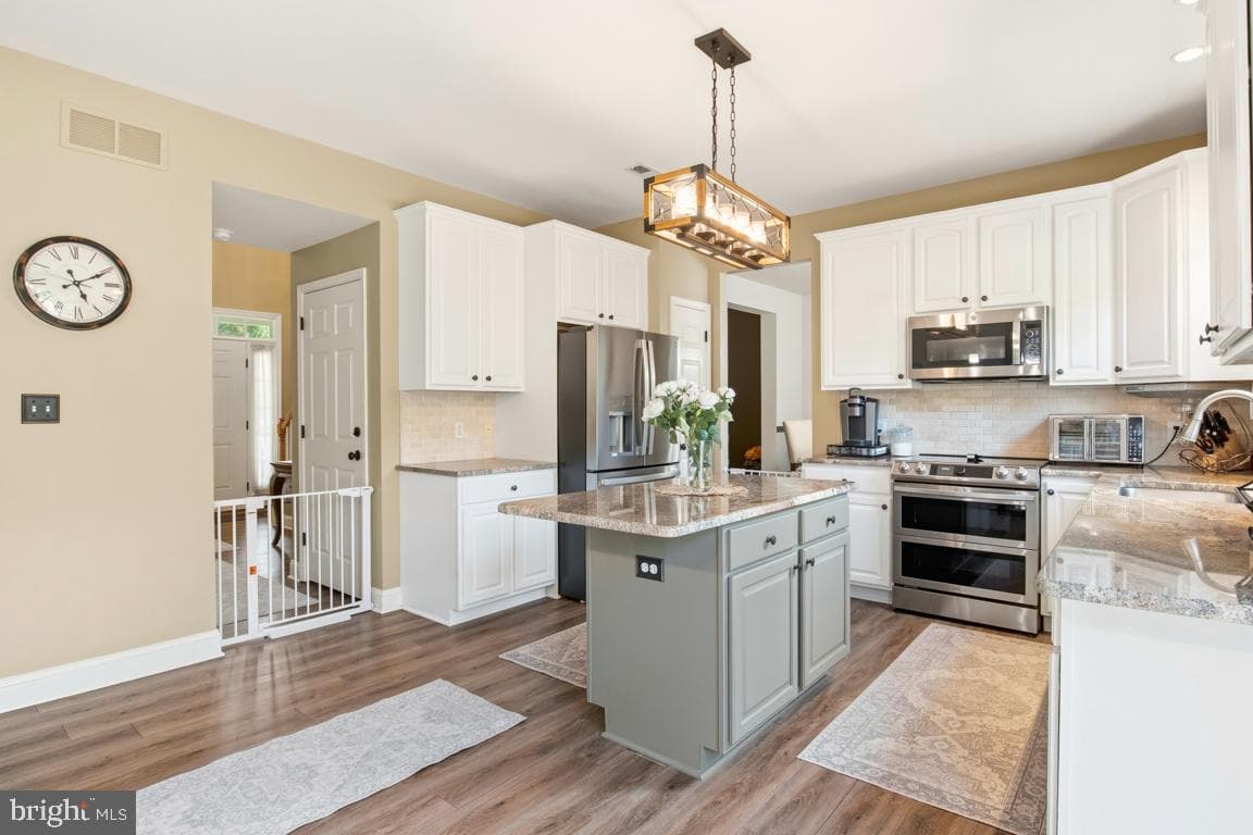 225 Tollgate Road photo 33