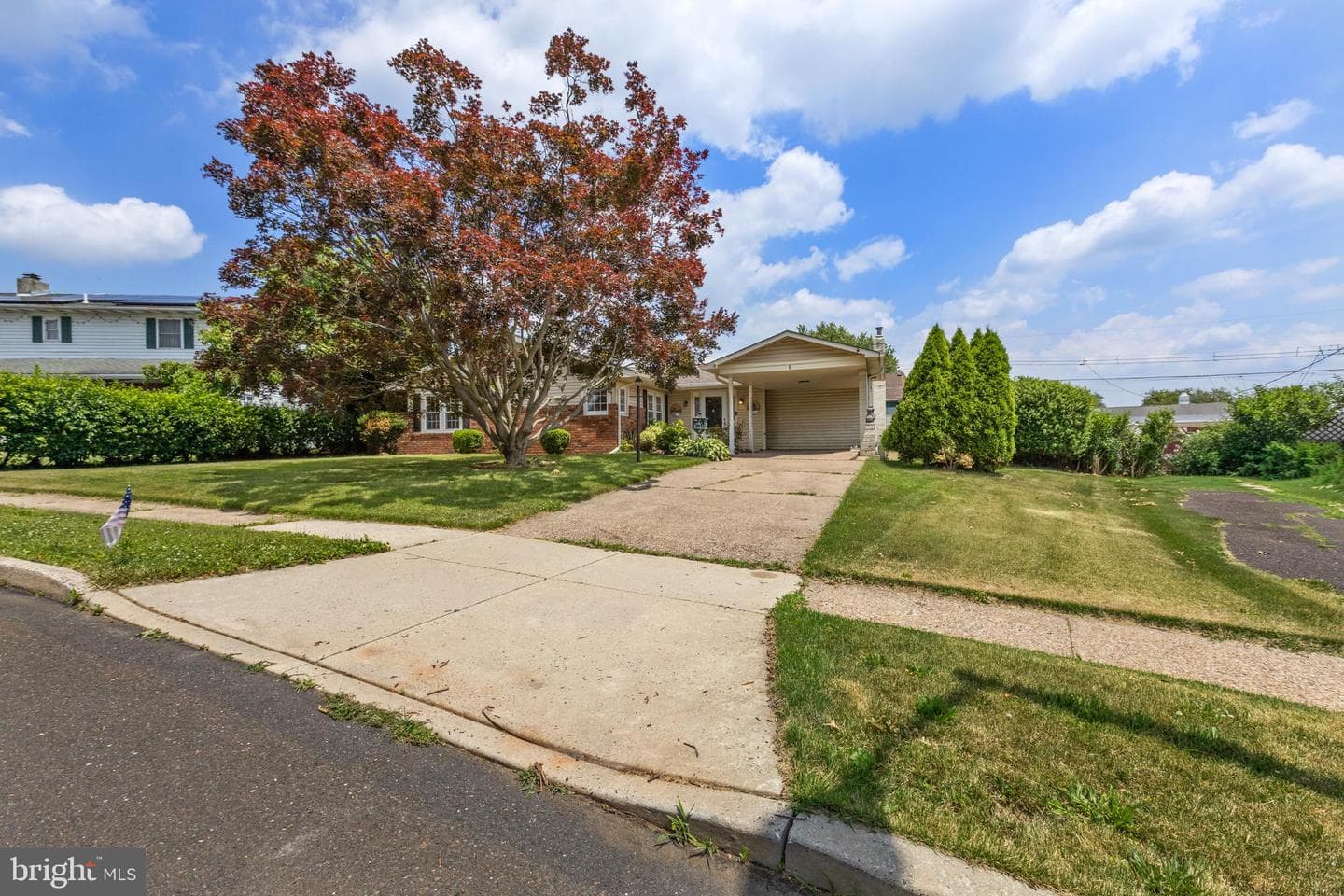 8 Marigold Circle, Levittown
