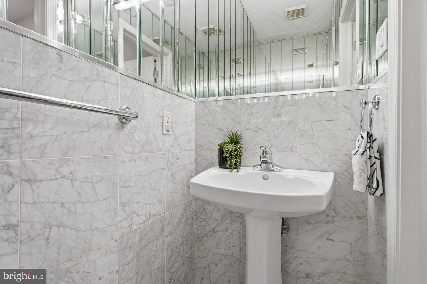 458 Jason Drive photo 9