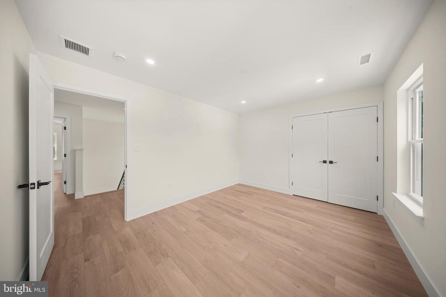 2947 Bridge Street photo 38