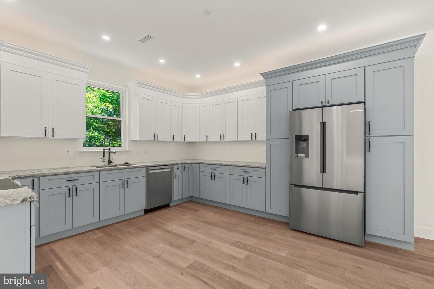 2947 Bridge Street photo 8