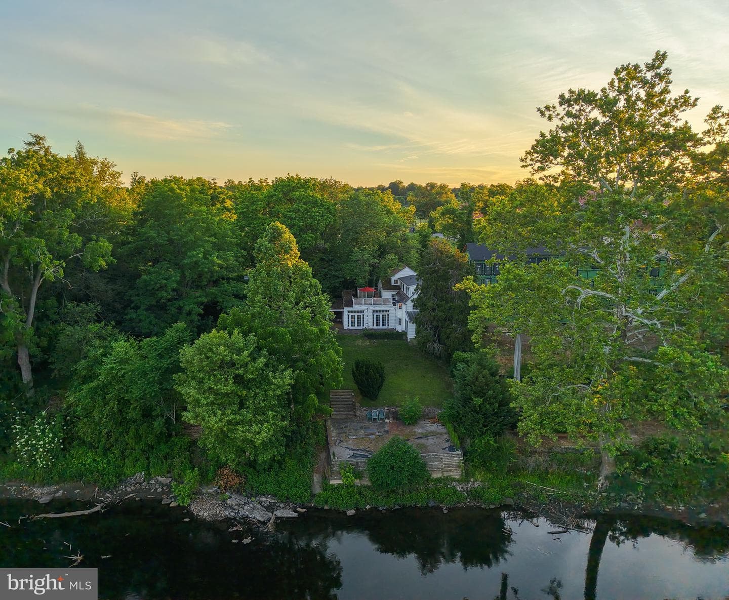2462 N River Road photo 26