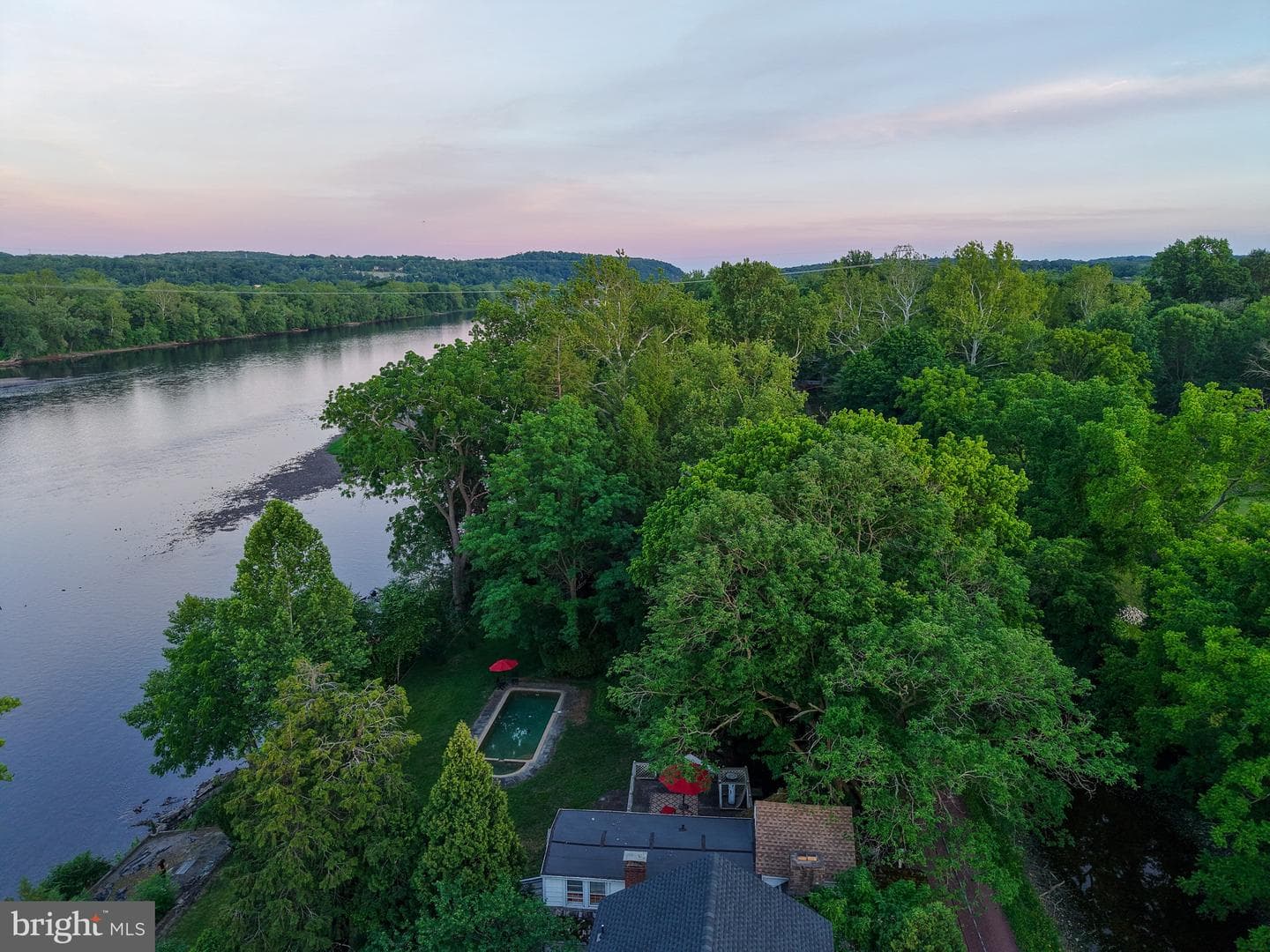 2462 N River Road photo 27