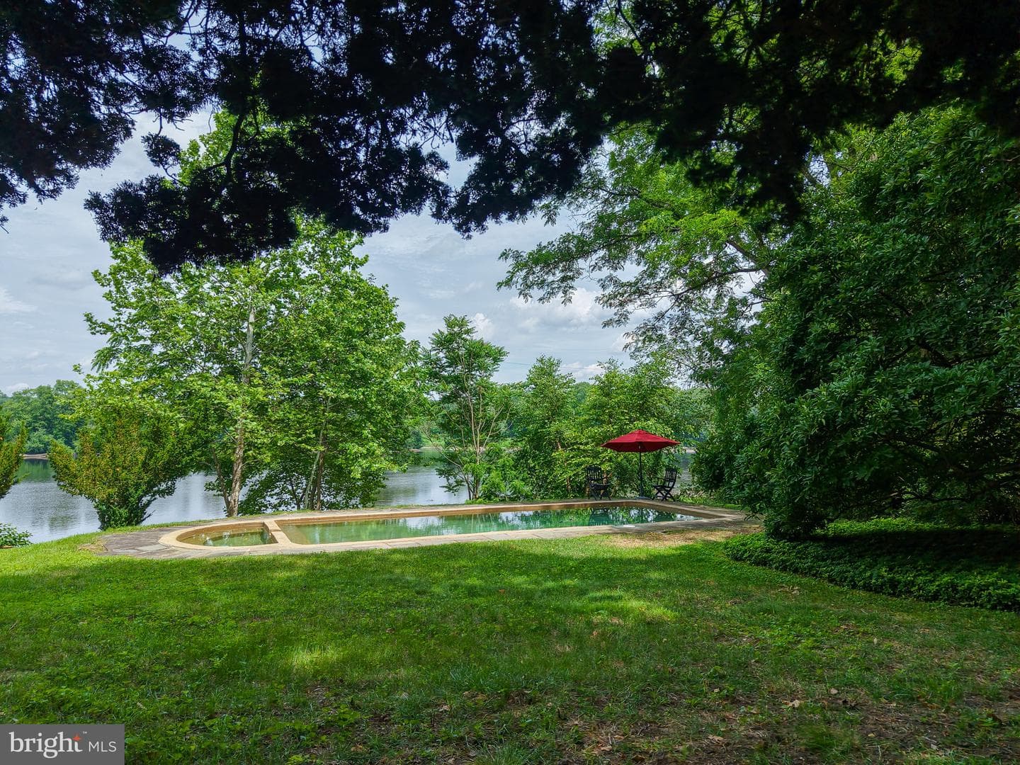 2462 N River Road photo 30