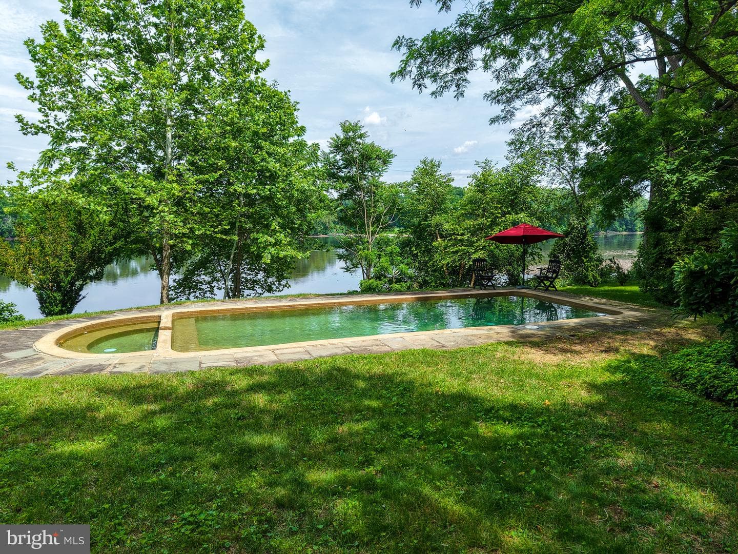 2462 N River Road photo 5