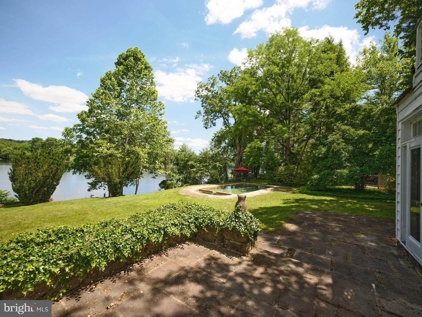 2462 N River Road photo 8