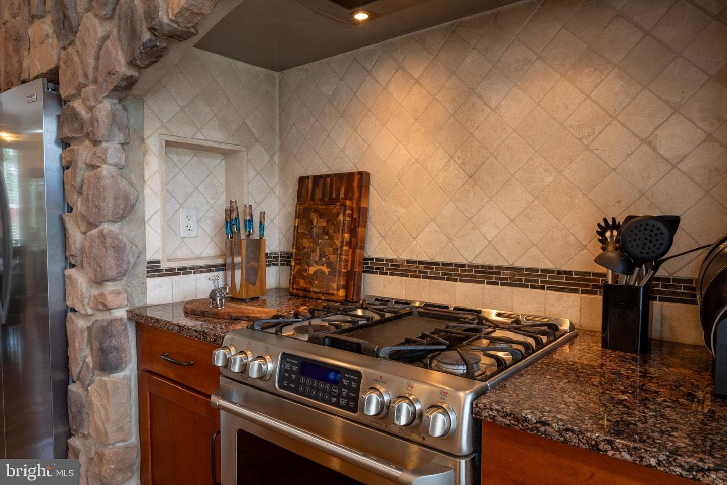 4502 Scenic View Circle photo 19