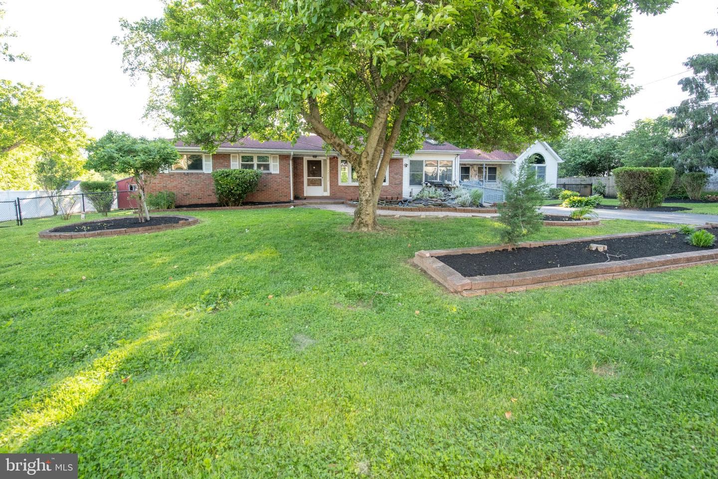 519 Parkvale Avenue photo 3