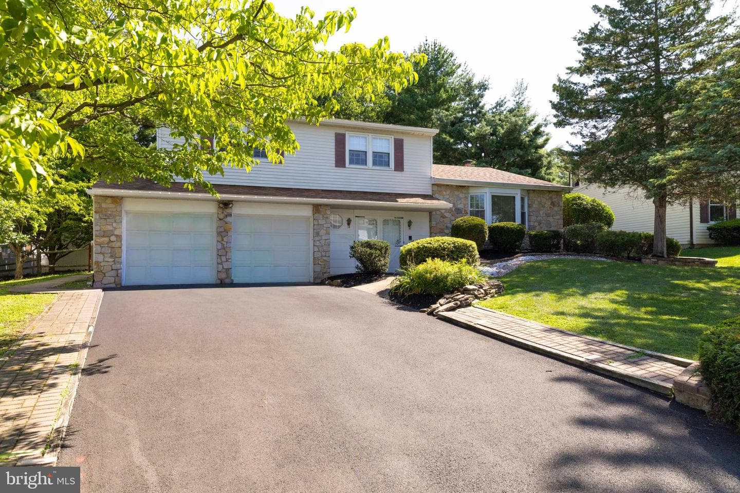 31 Crestview Drive, Southampton